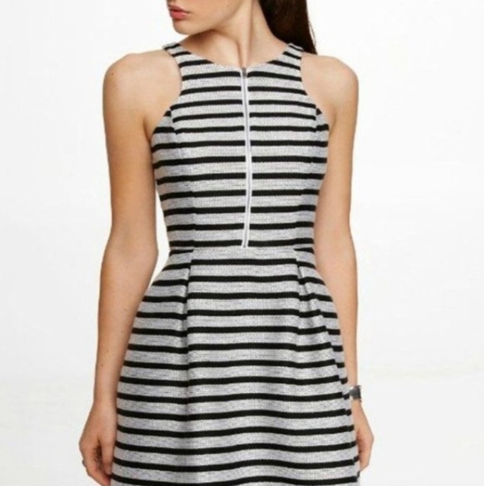EXPRESS Black & White sleeveless fit& flare dress